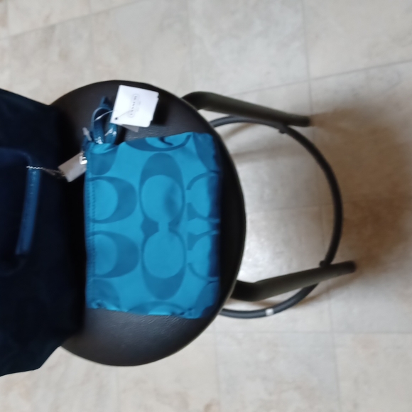 Coach handbag - Picture 4 of 11